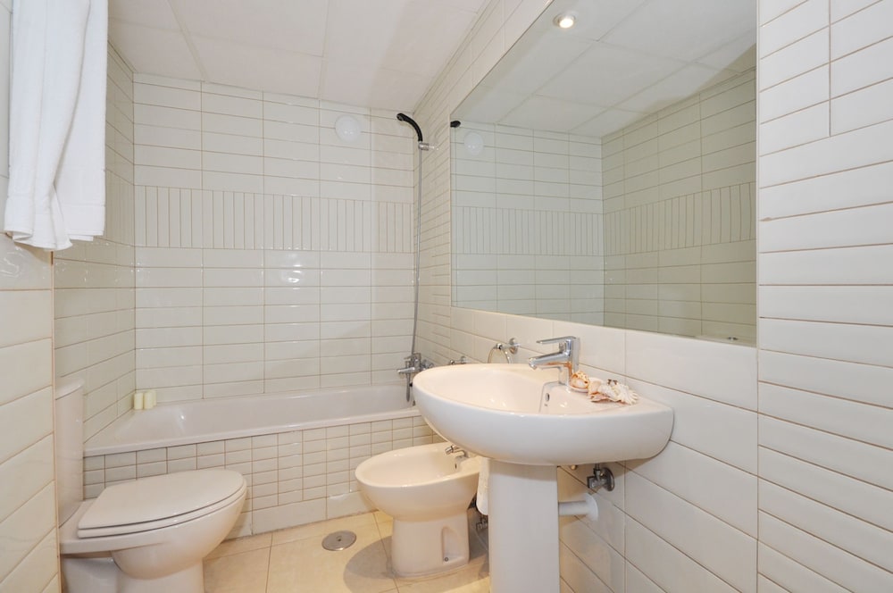 Ambar Beach Apartments Unitursa 25/26