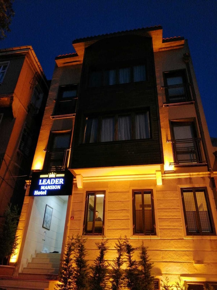 listing card gallery
