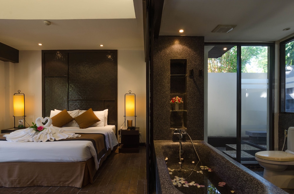 Eurasia Chiang Mai 11/50