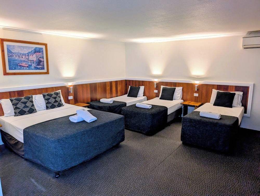 Hampton Villa Motel (ex.Comfort Inn Rockhampton) 48/71