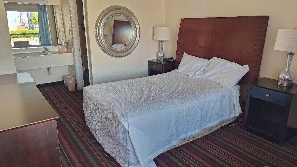 Travelodge by Wyndham Richmond Kentucky 16/35