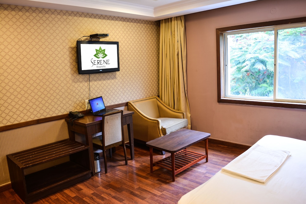 Serene Boutique Hotel 45/53