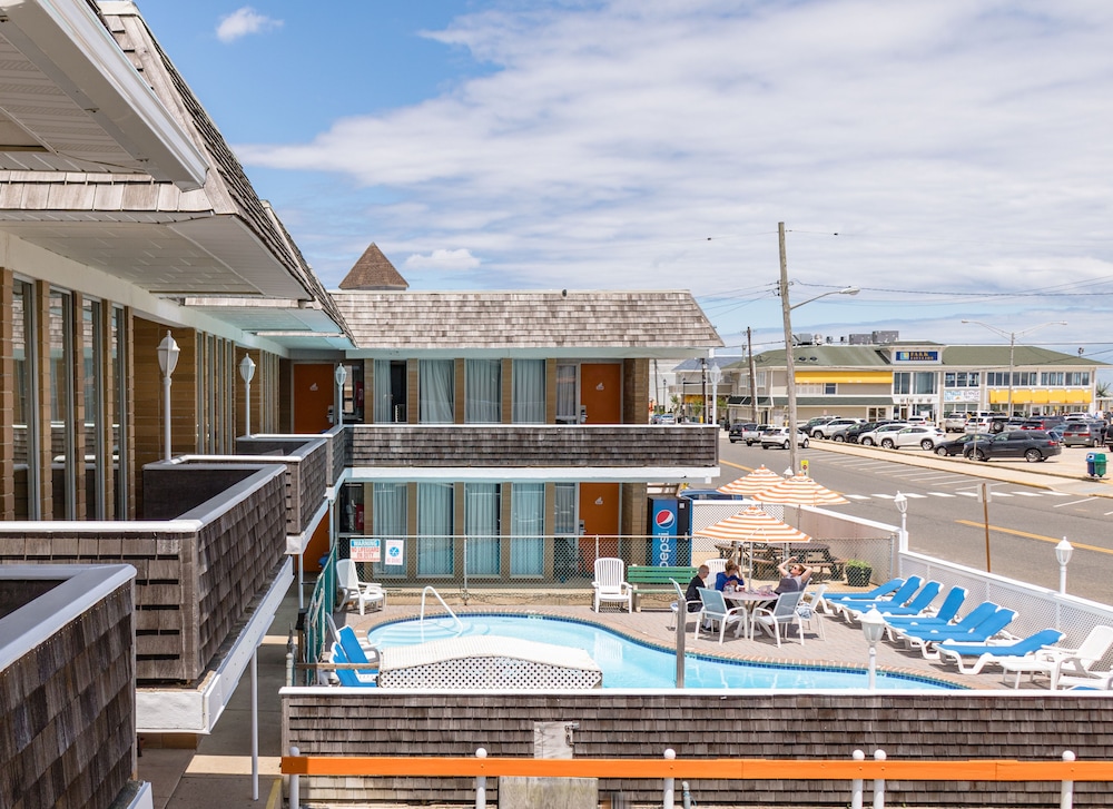 Charlroy Motel 36/56