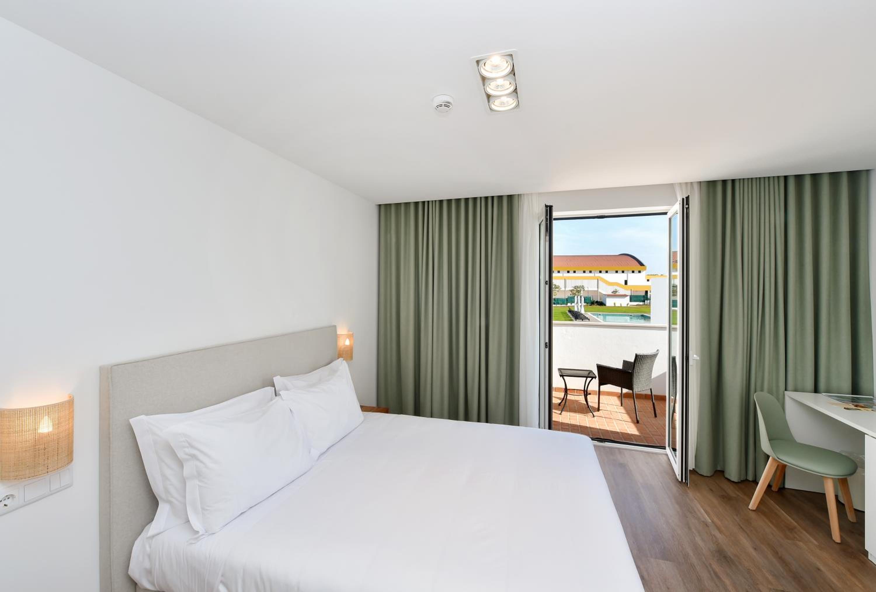 Serpa Hotel 6/50