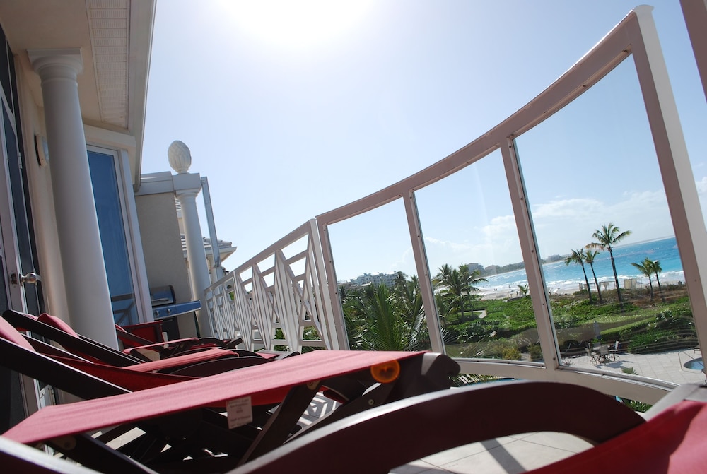 Grandview on Grace Bay 10/50