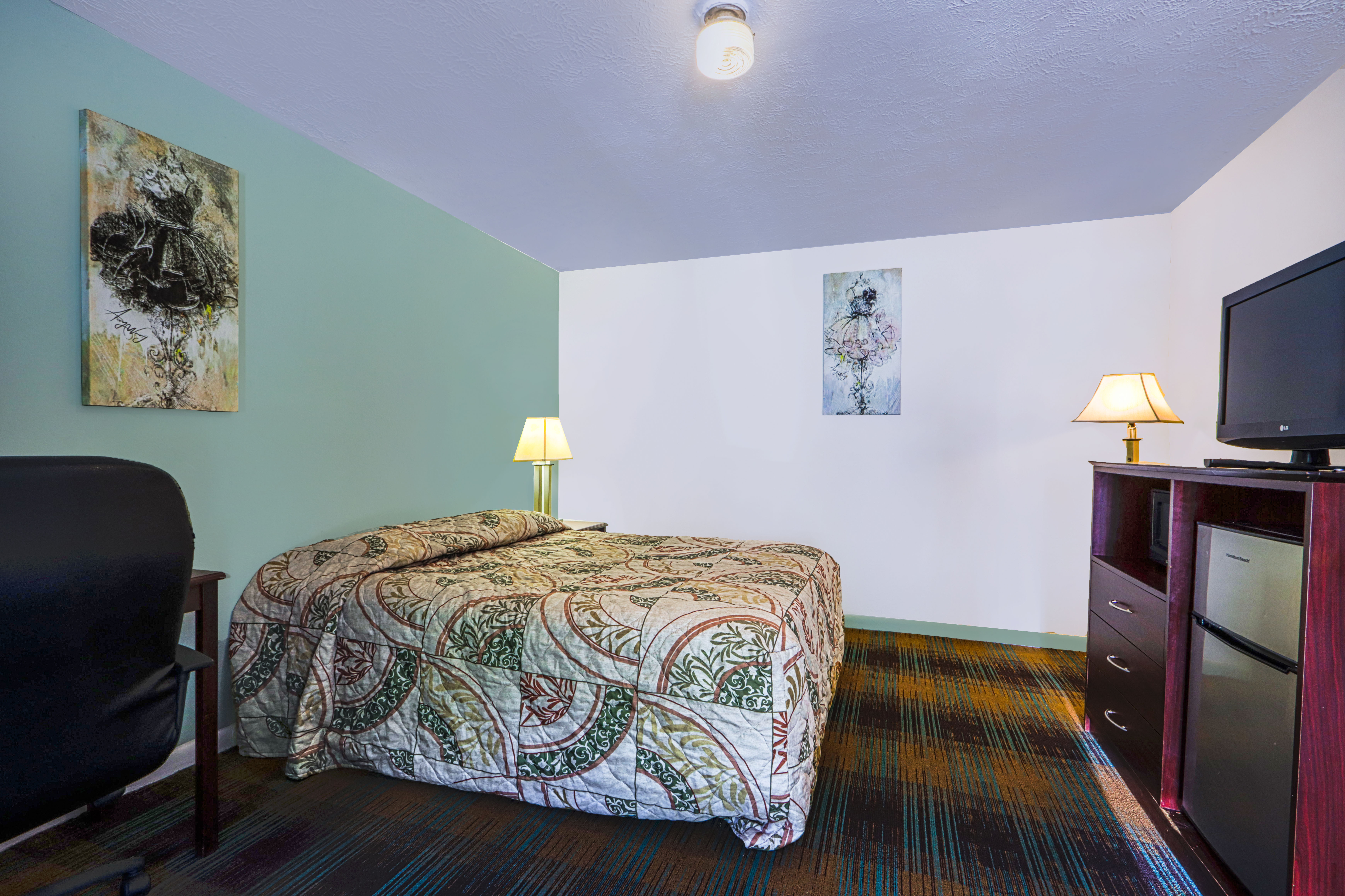Travelers Inn by OYO Beaver, Hwy 19 7/25