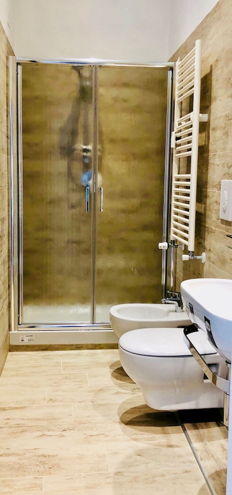 Audrey's Roman Holidays Suites&Rooms 24/54