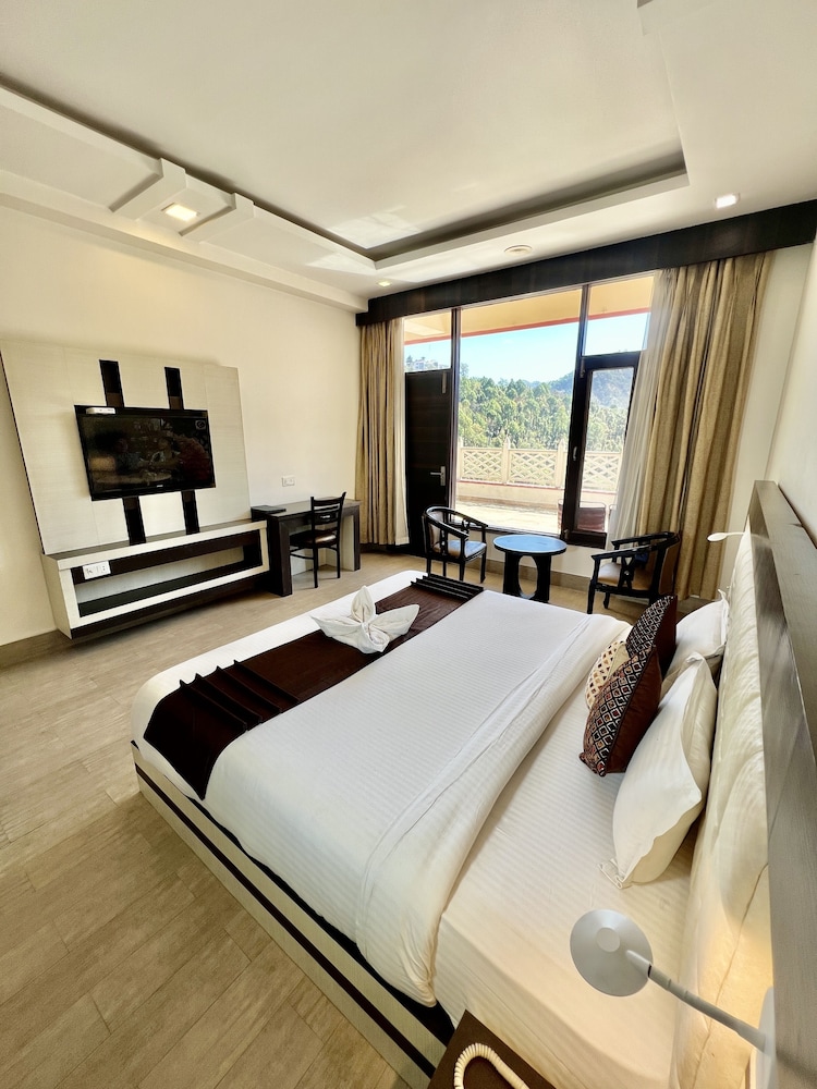 Aamod Resort