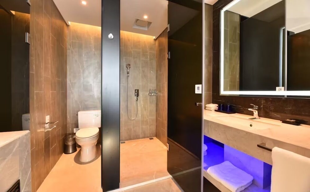 Novotel Shanghai Chuansha 63/66