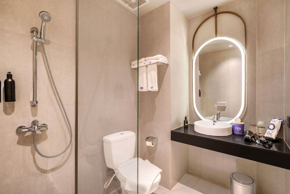 Fox Hotel Nagoya Batam 67/69