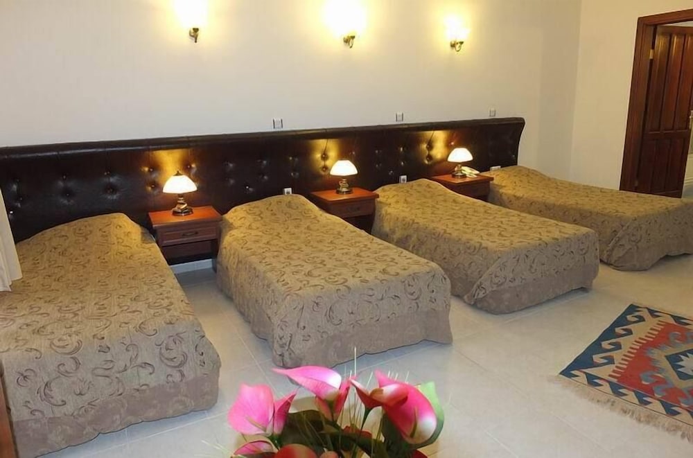 Bacahan Hotel 27/47