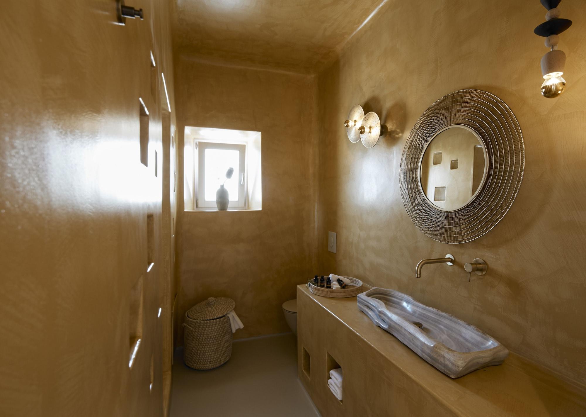 Villa, Private Pool, Jetted Tub, North Wing, North Santorini Luxury Spa Hotel 3/4