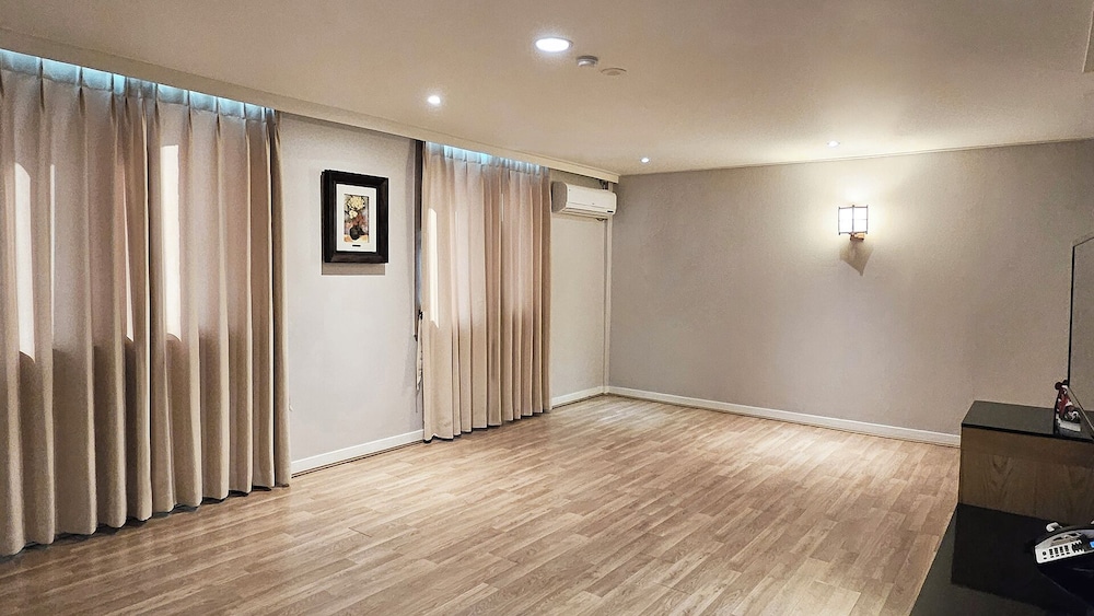 Jeonju Pungnam Family Hotel 18/50