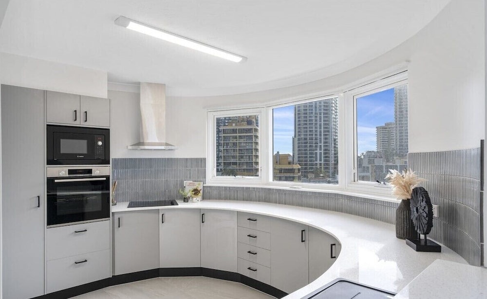 Zenith Ocean Front Apartments 18/50