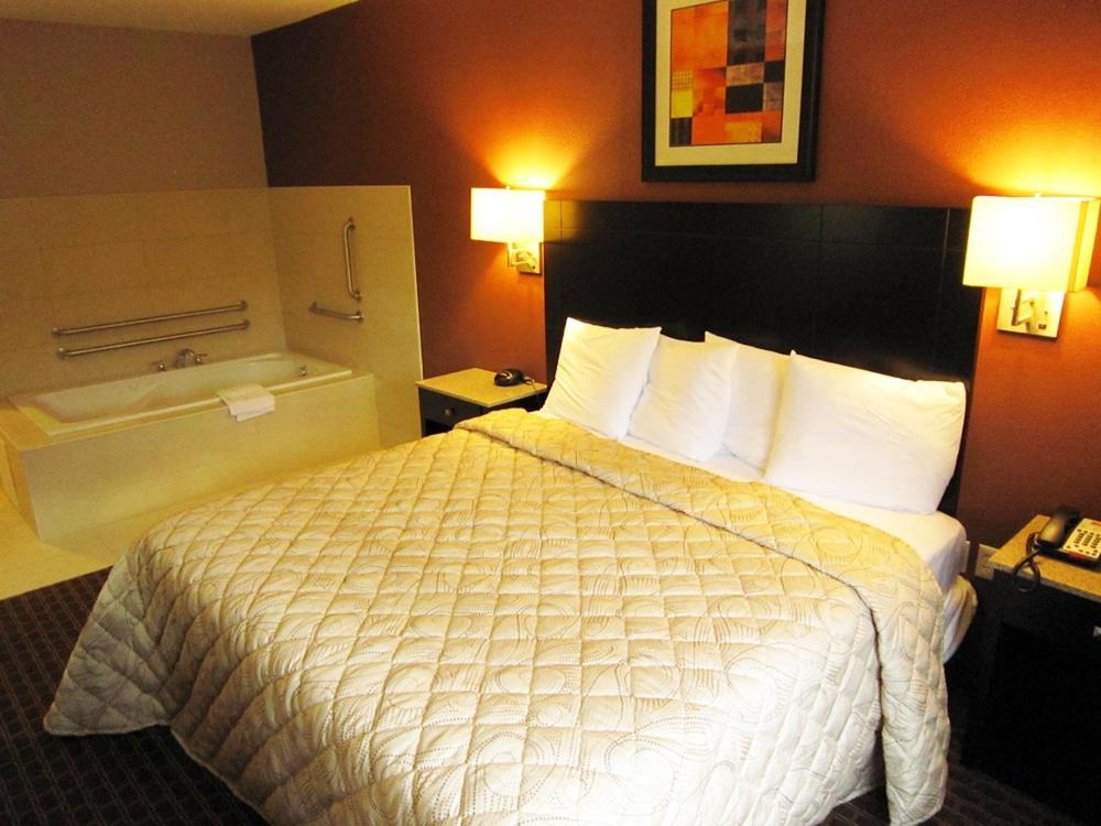 Room, King Bed, Hot Tub