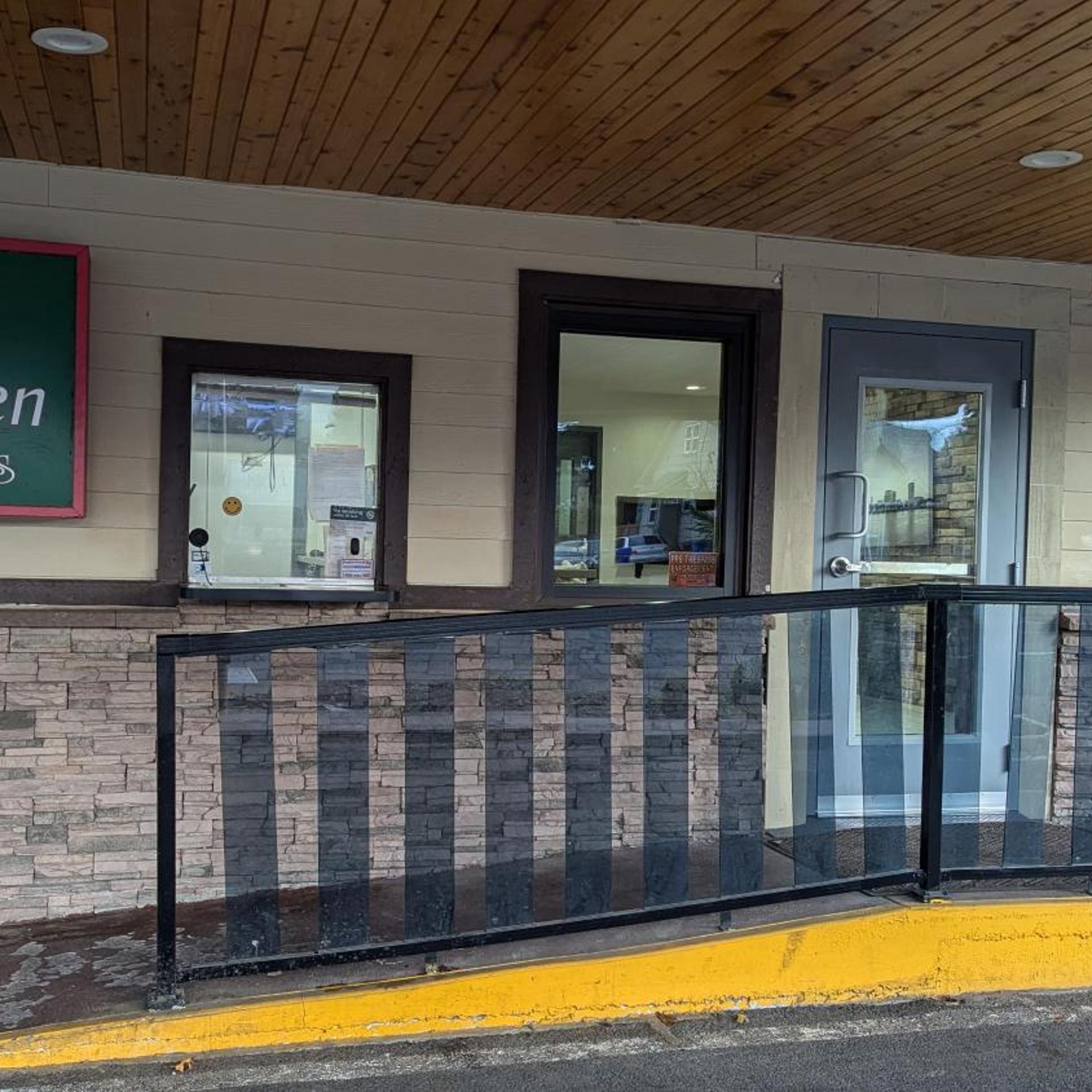 Evergreen Inn Suites Portland 4/48