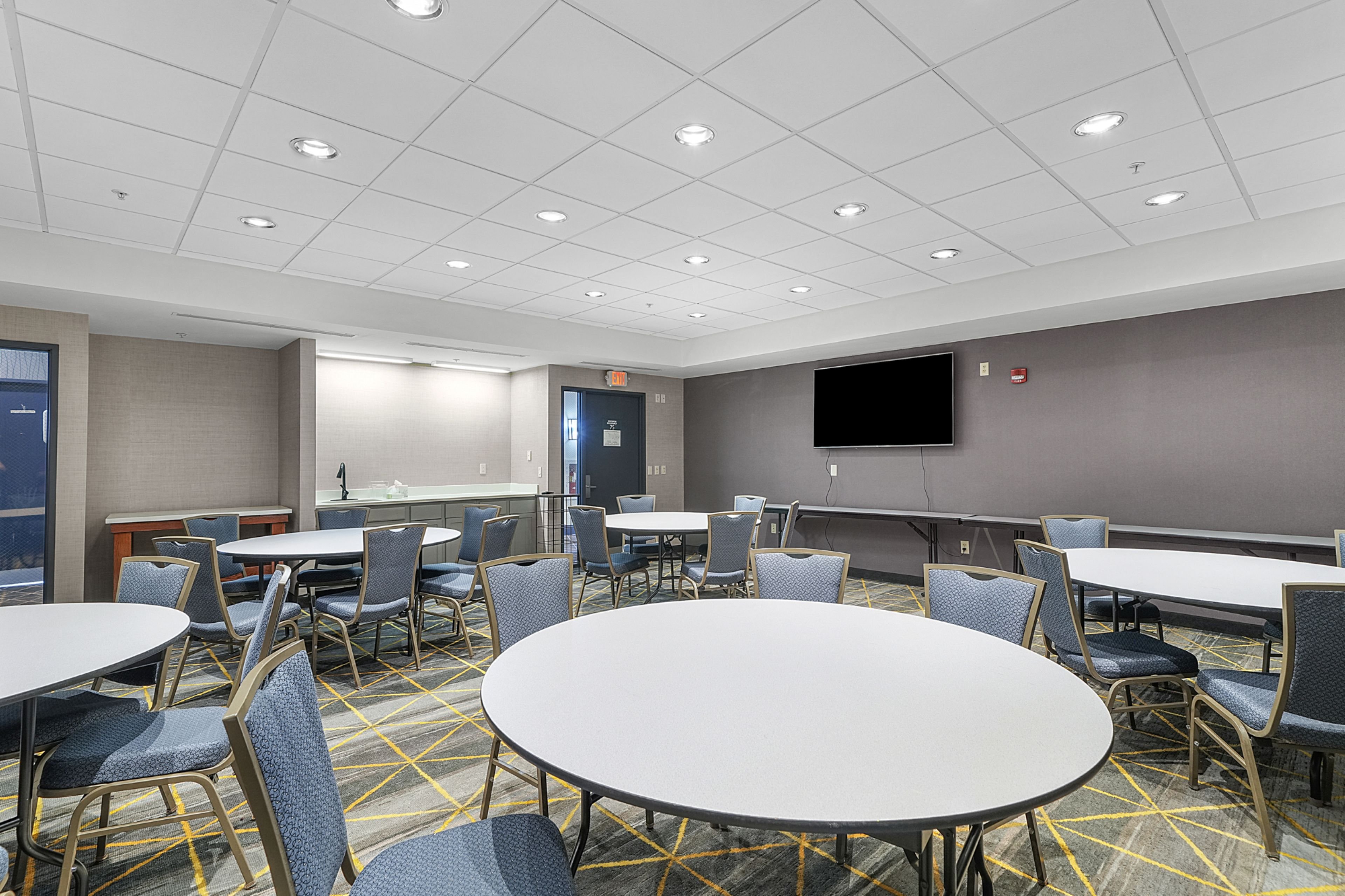 Holiday Inn Grand Rapids South 23/39