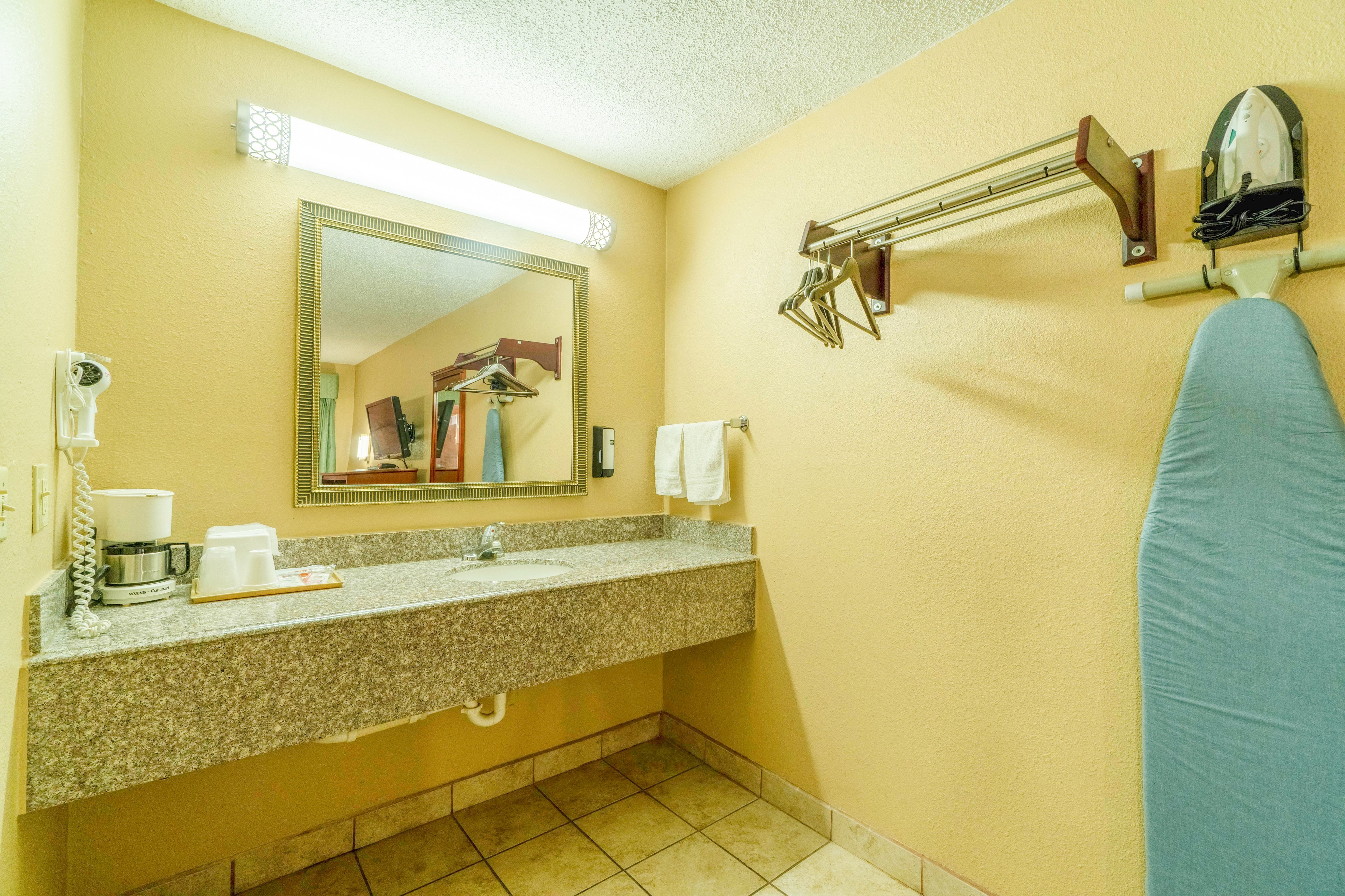Crown Inn - Denver, Tx 39/42