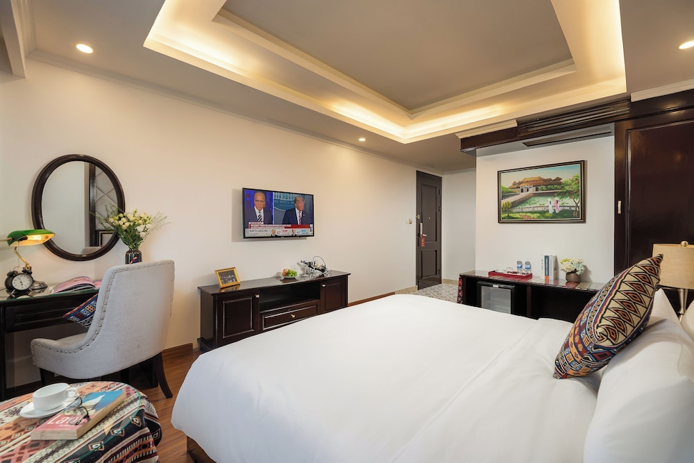 DELUXE, DOUBLE BED, BALCONY