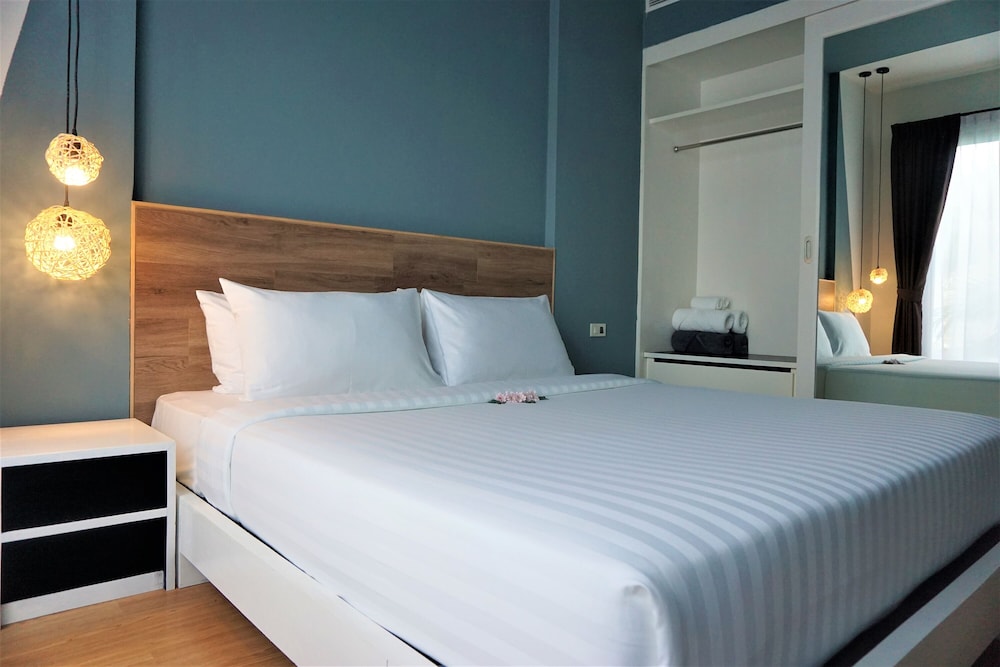 THE SIGNATURE PHUKET RESORT AND RESTAURANT 17/70