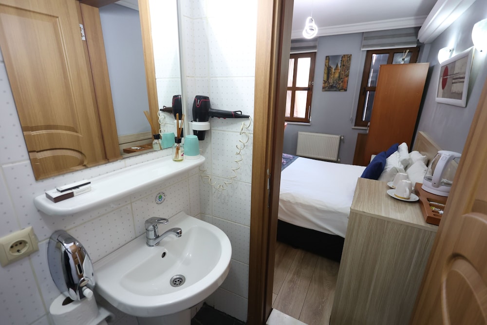 Arven Boutique Hotel 65/69