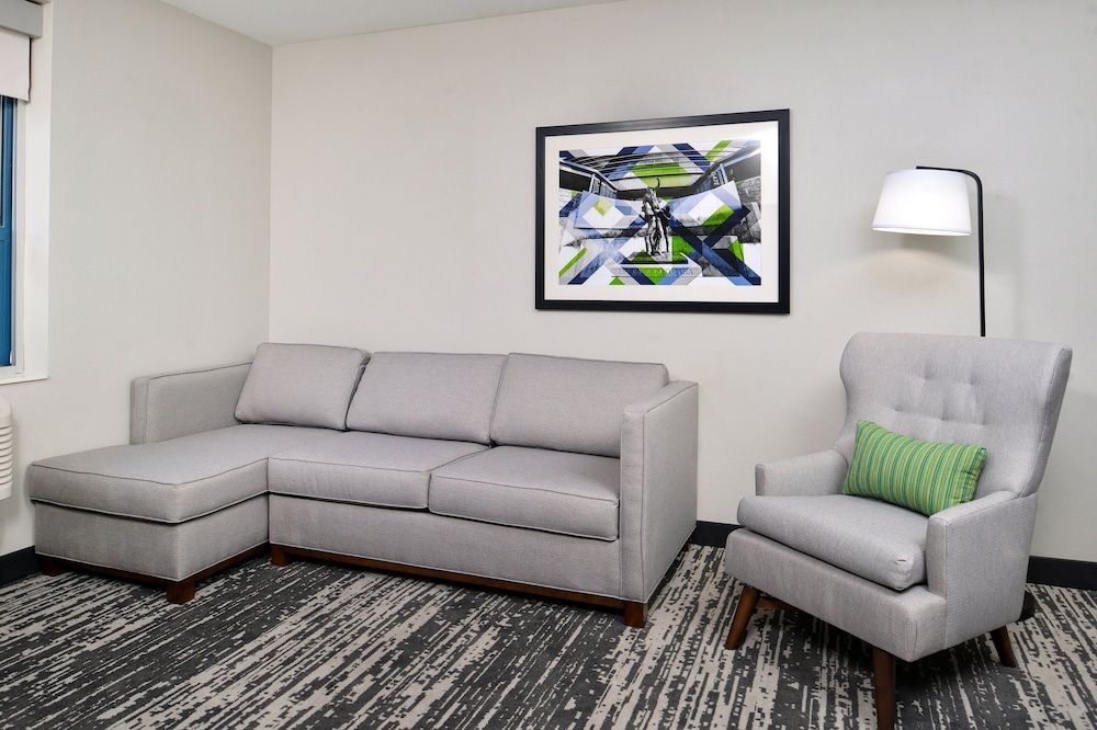 Four Points by Sheraton Omaha Midtown 12/20