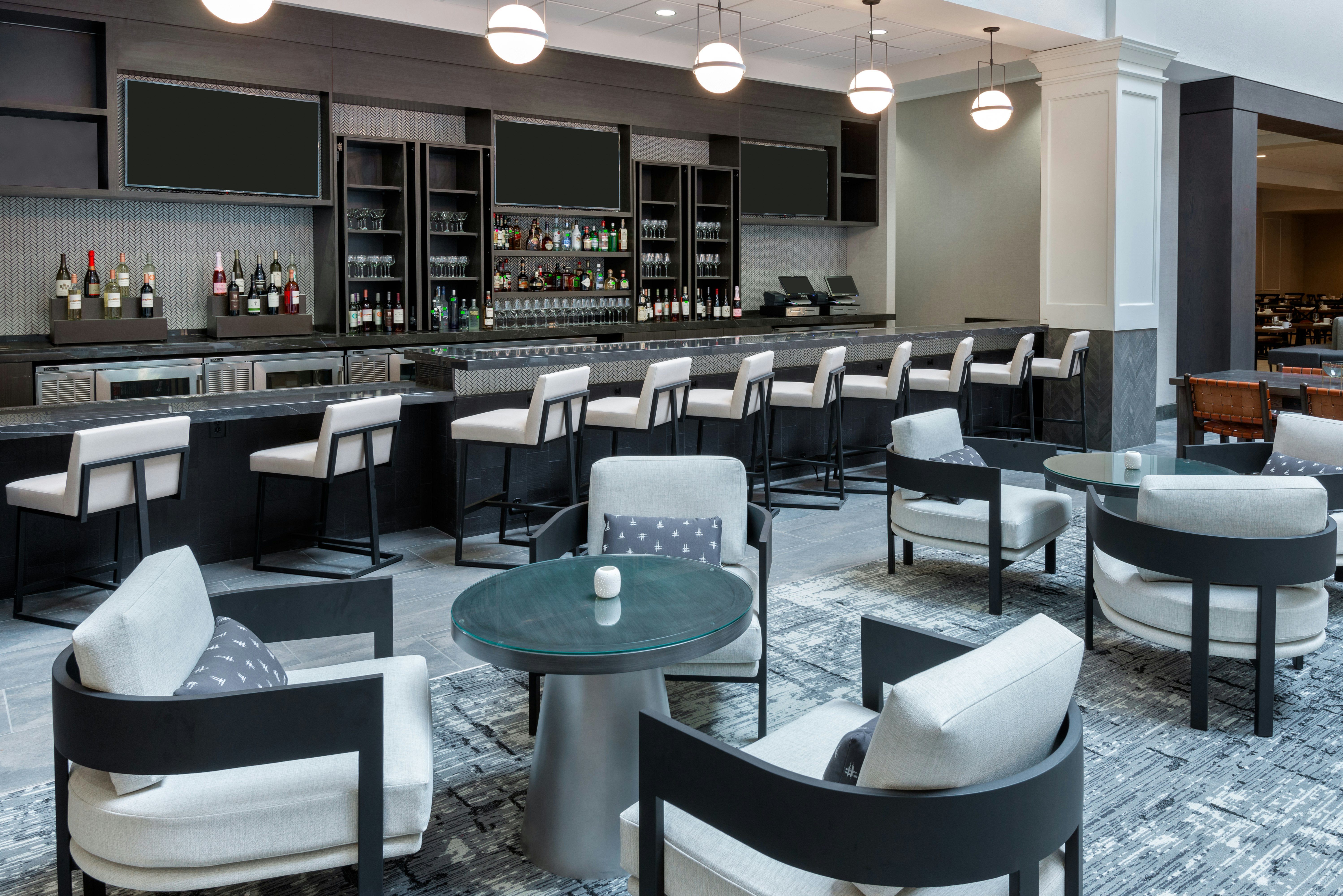 Hilton Charlotte Airport 18/36