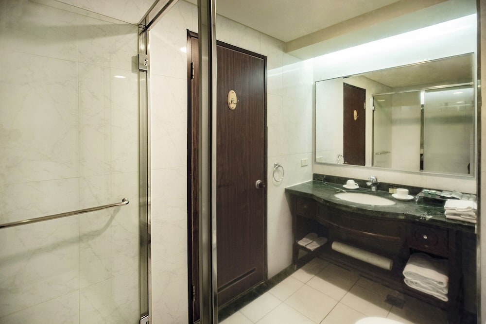 CAPITAL HOTEL NANJING 28/30