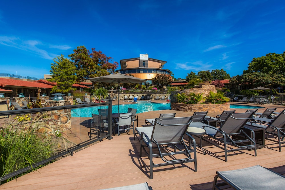 Lodge of Four Seasons Golf Resort Marina Spa 5/66