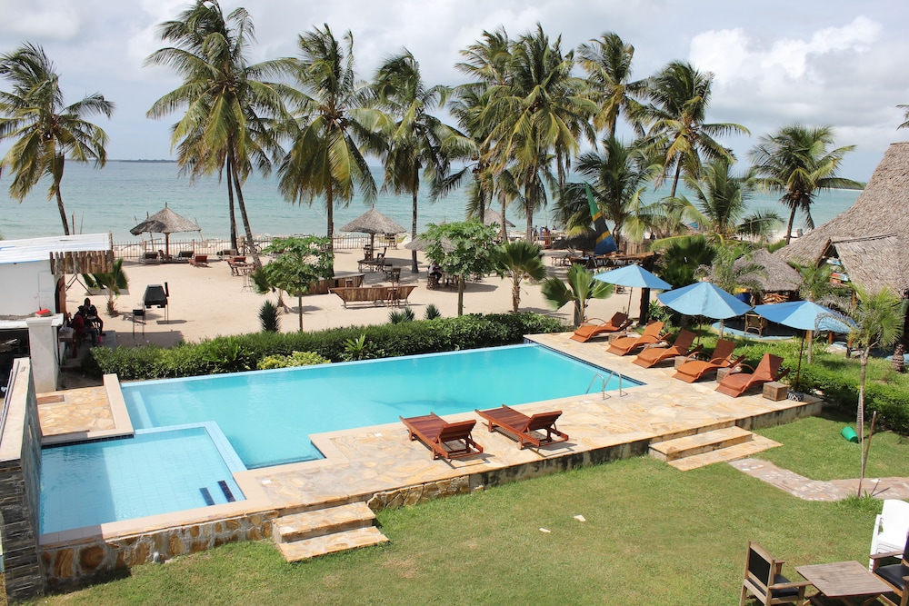 Villa Dahl Beach Resort 38/50