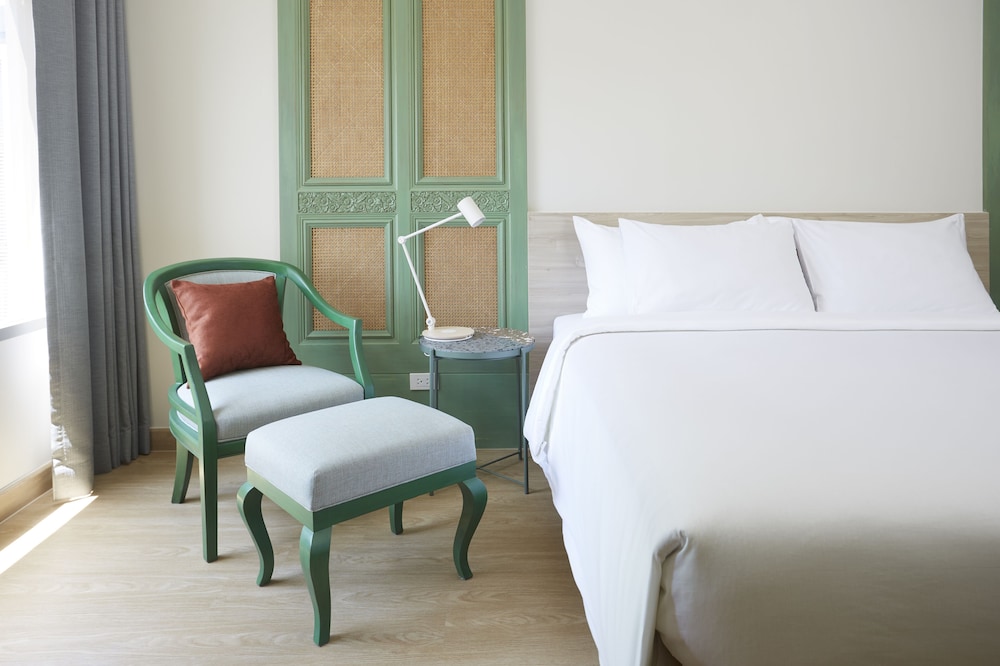 56 Surawong Hotel Bangkok 37/66