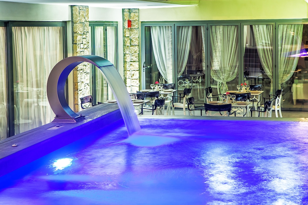 Core Hotel 45/50