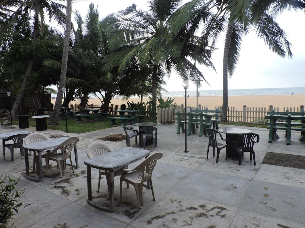 Oasis Beach Resort 32/41