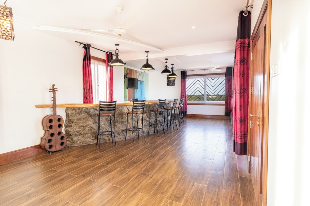 Queens Chateau Boutique Villa 2/50
