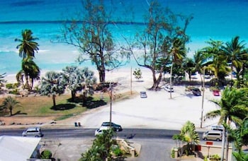 Blue Horizon Hotel 30/65