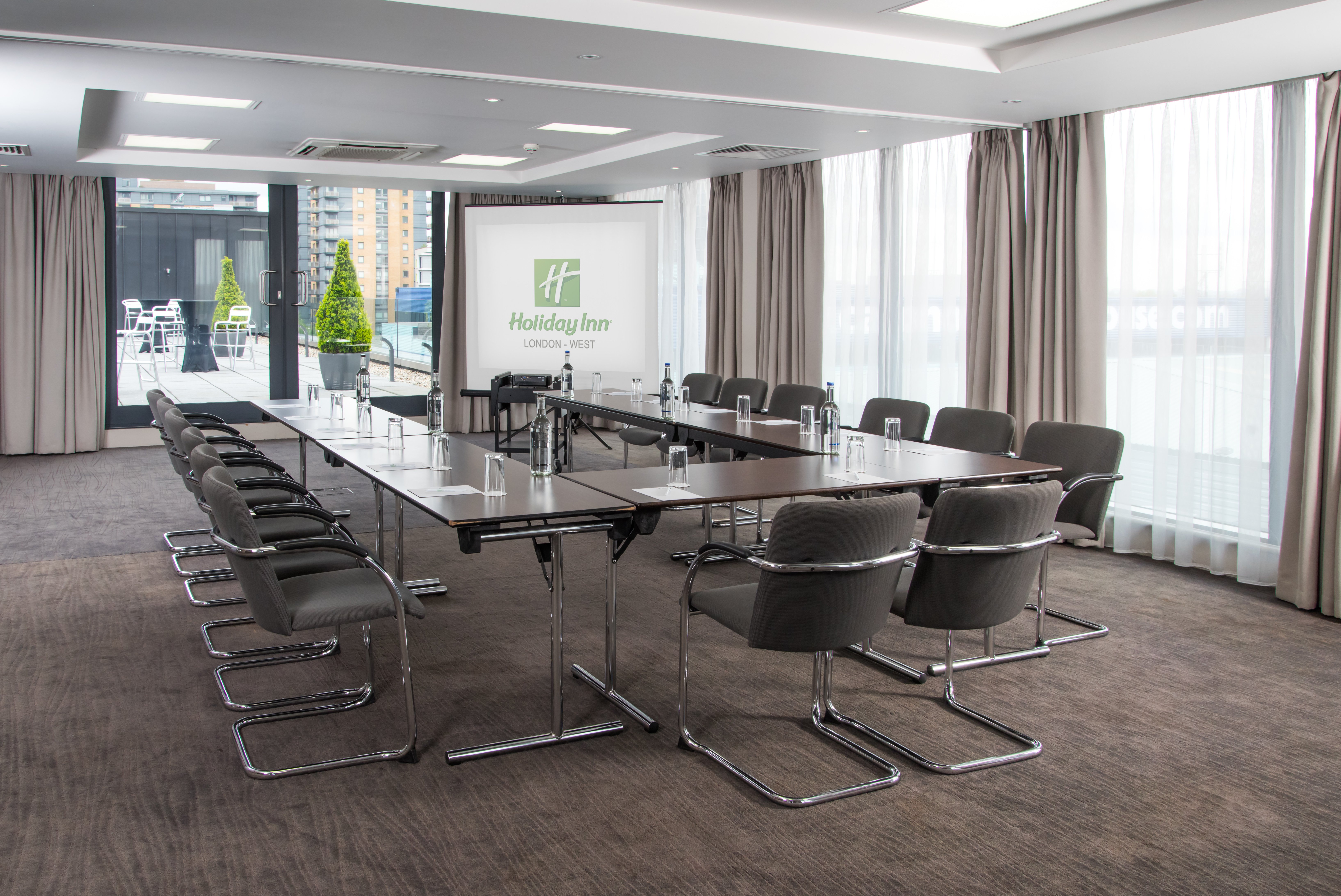 Holiday Inn London West 61/75