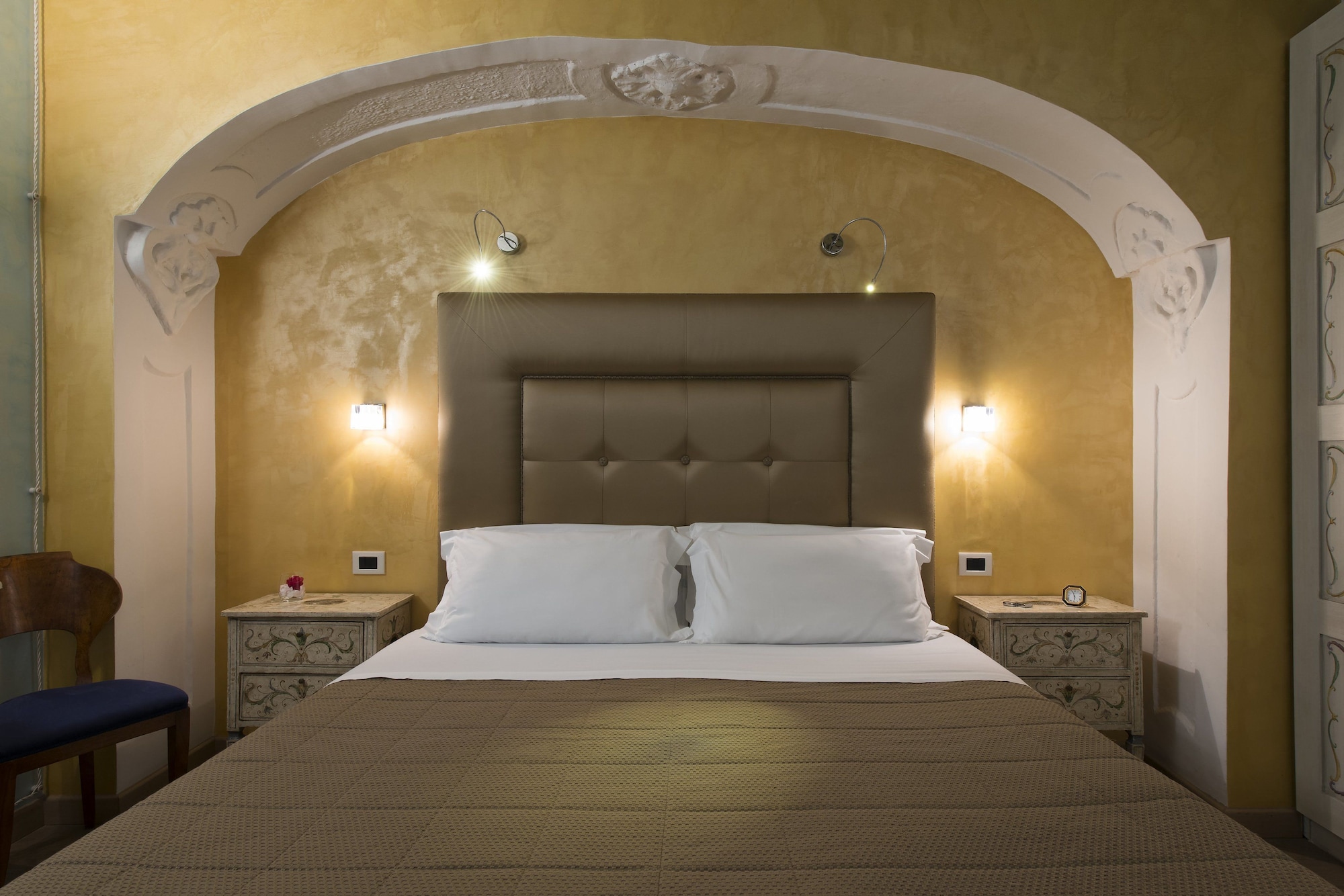 SUPERIOR, KING BED, CITY VIEW