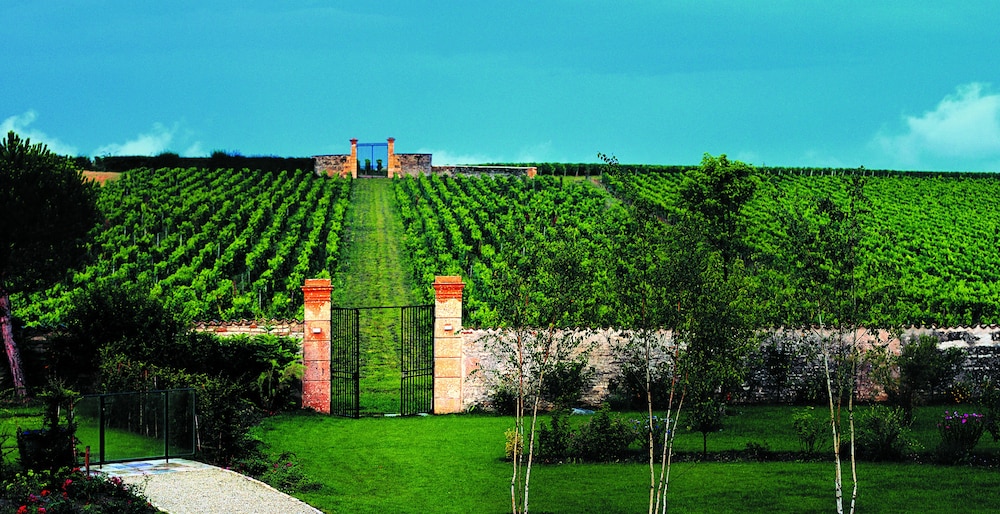 Le Chateau De Besseuil 52/58