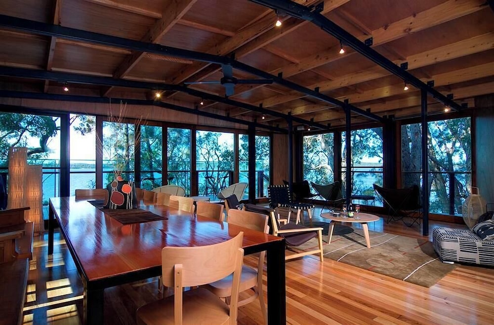 EUMARELLA SHORES NOOSA LAKE RETREAT 56/65