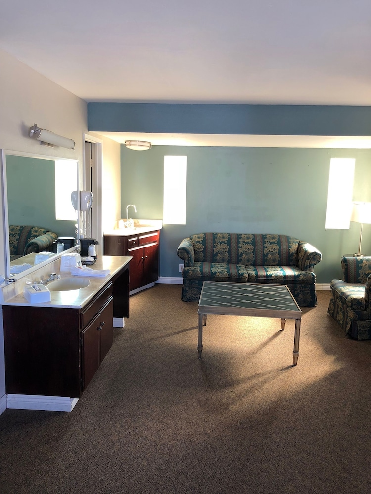 Days Inn By Wyndham Camarillo - Ventura 20/30