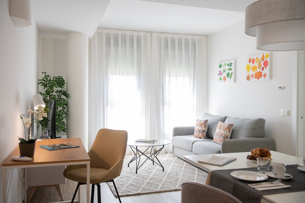 Aura Park Aparthotel 43/69