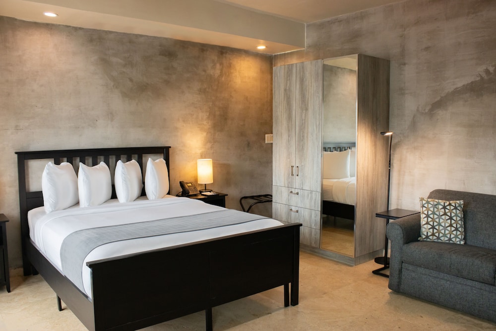 STUDIO, SUITE, QUEEN BED
