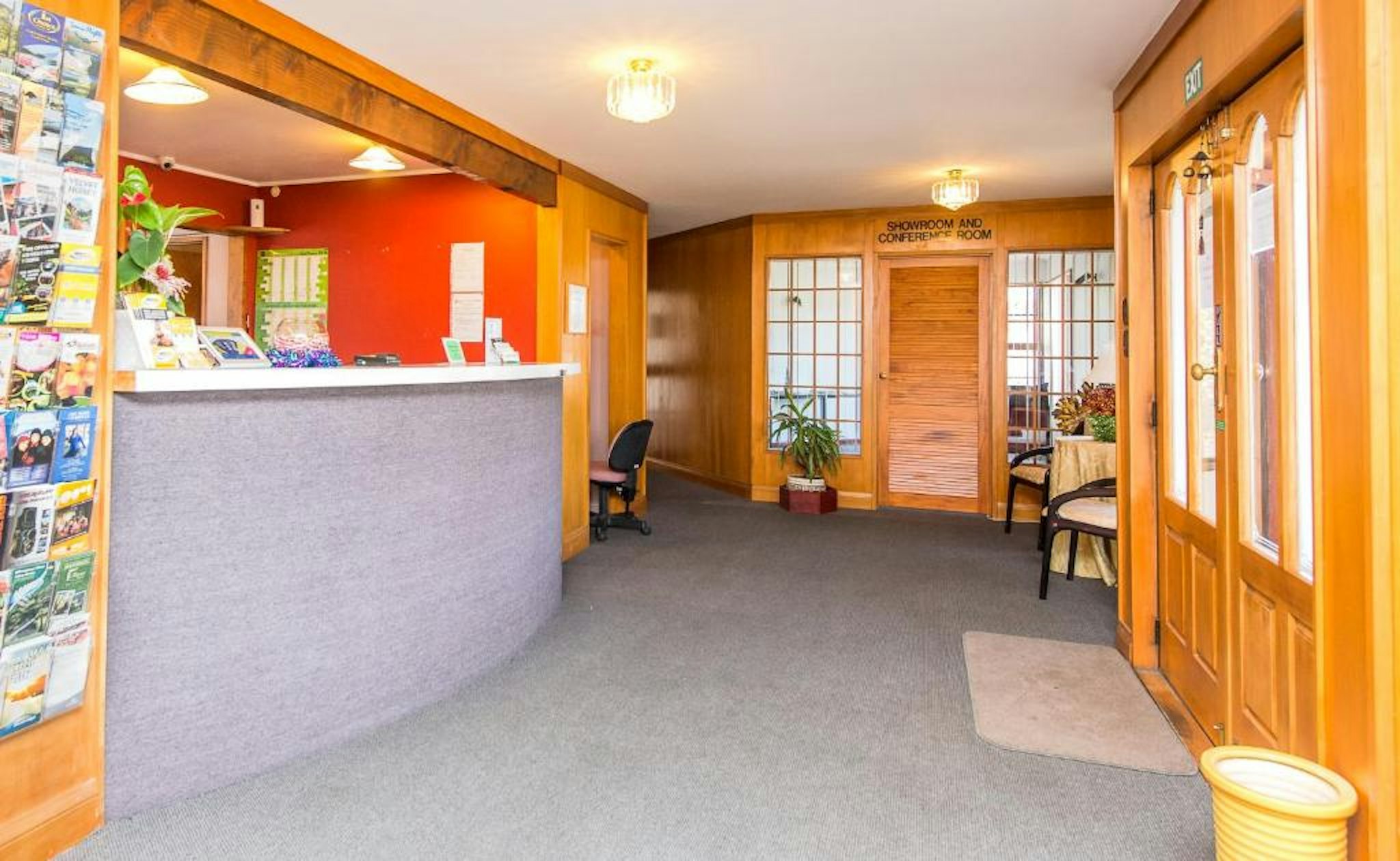 BURWOOD MANOR MOTEL 11/50