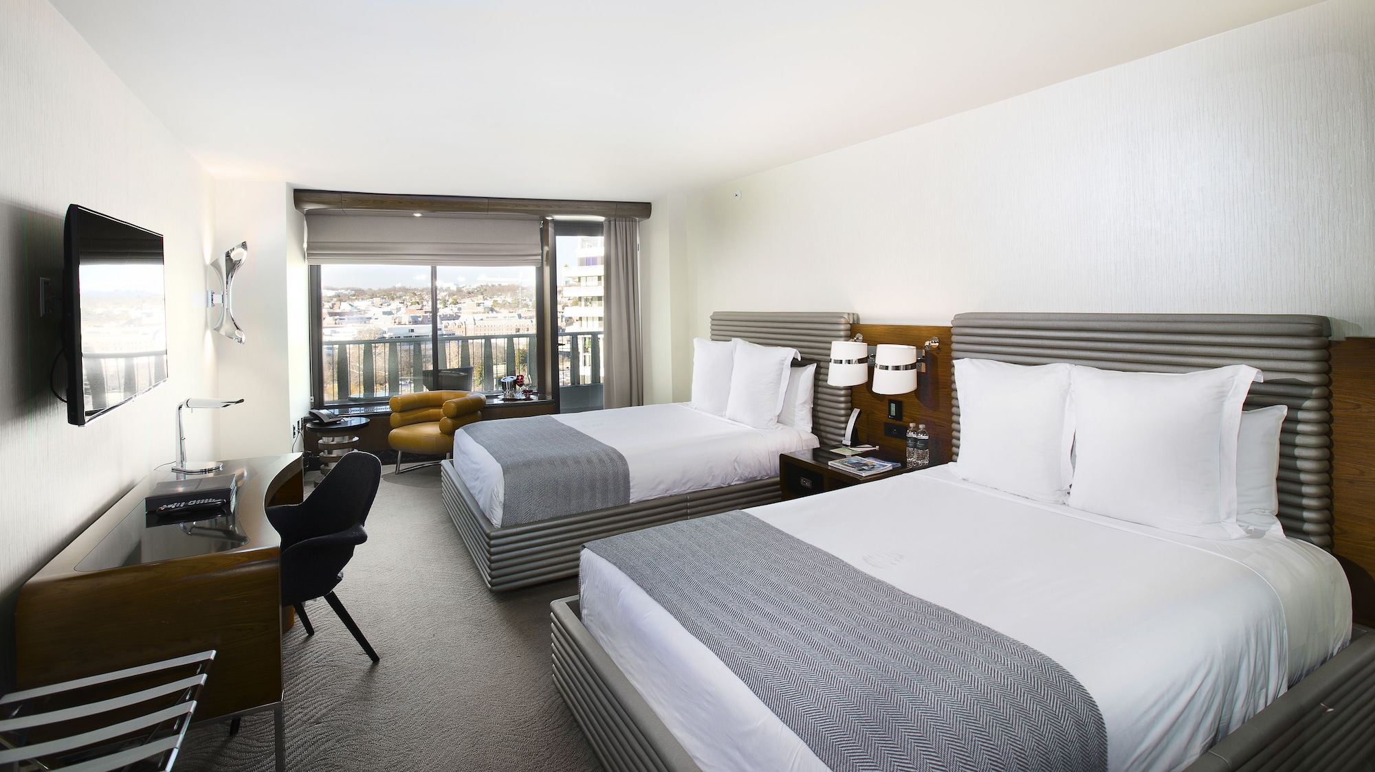 DELUXE, 2 DOUBLE BEDS, BALCONY