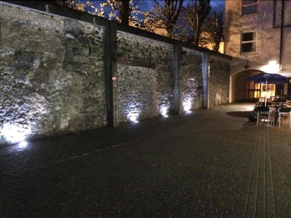 Benners Hotel 3/56
