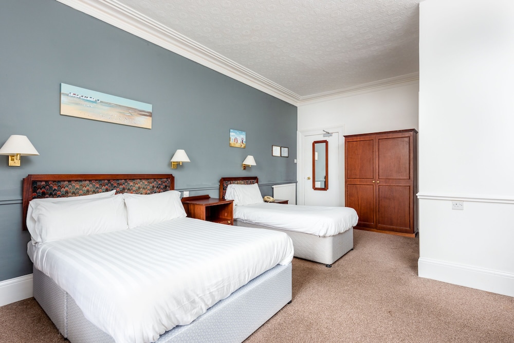 Abbey Lawn Hotel 34/64