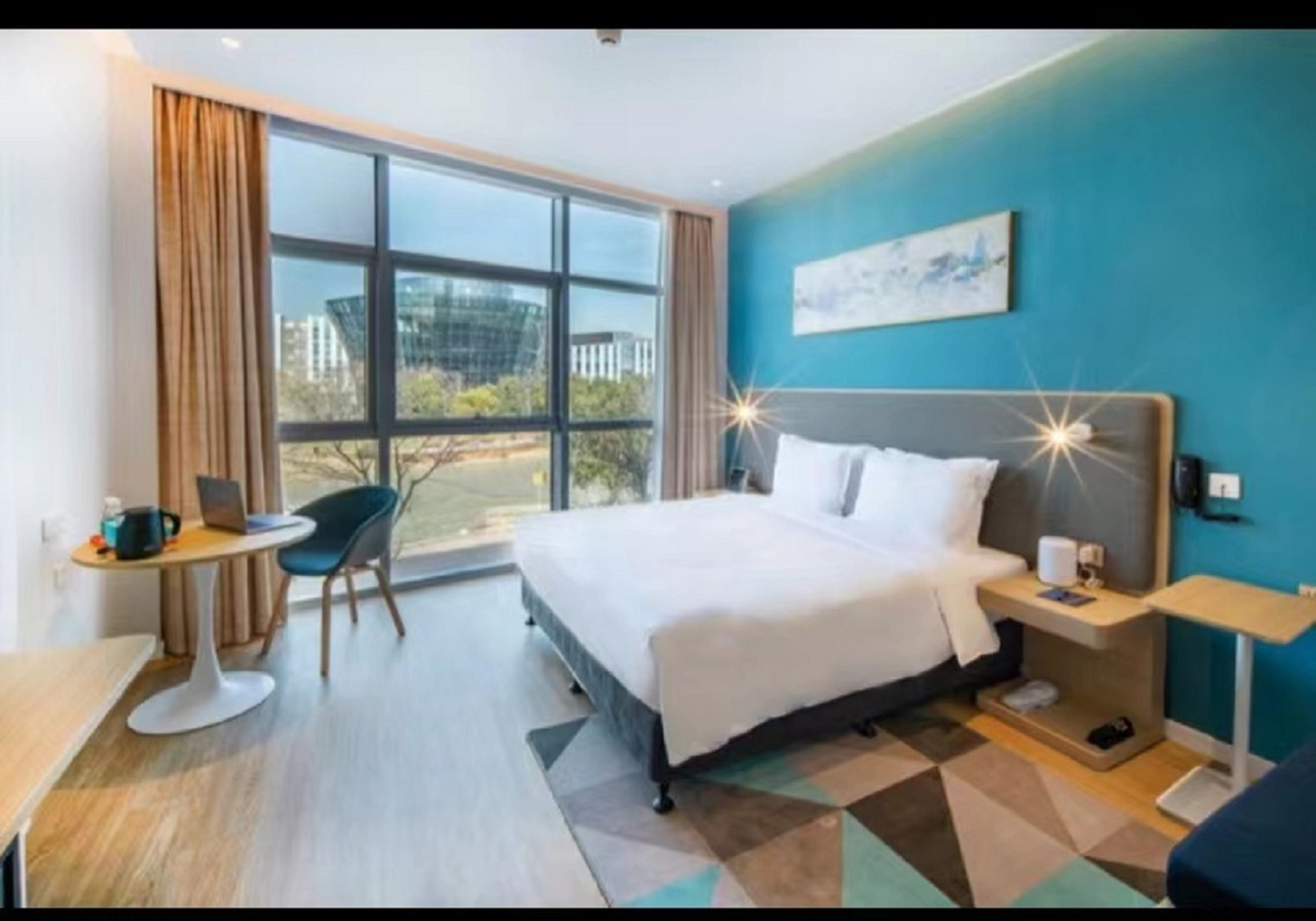 Holiday Inn Express Wuhan Optical Valley 33/63