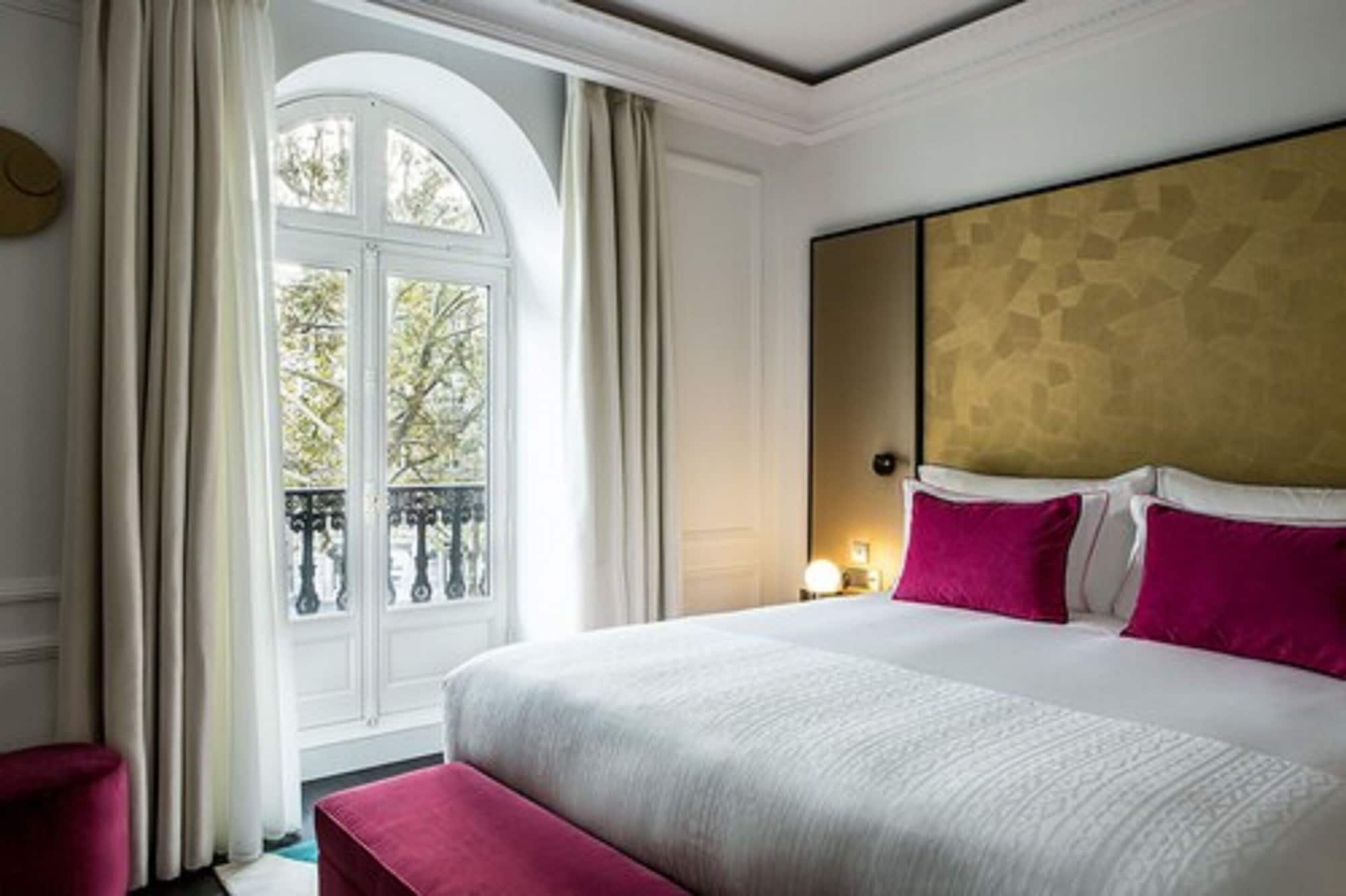CHIC, SUITE