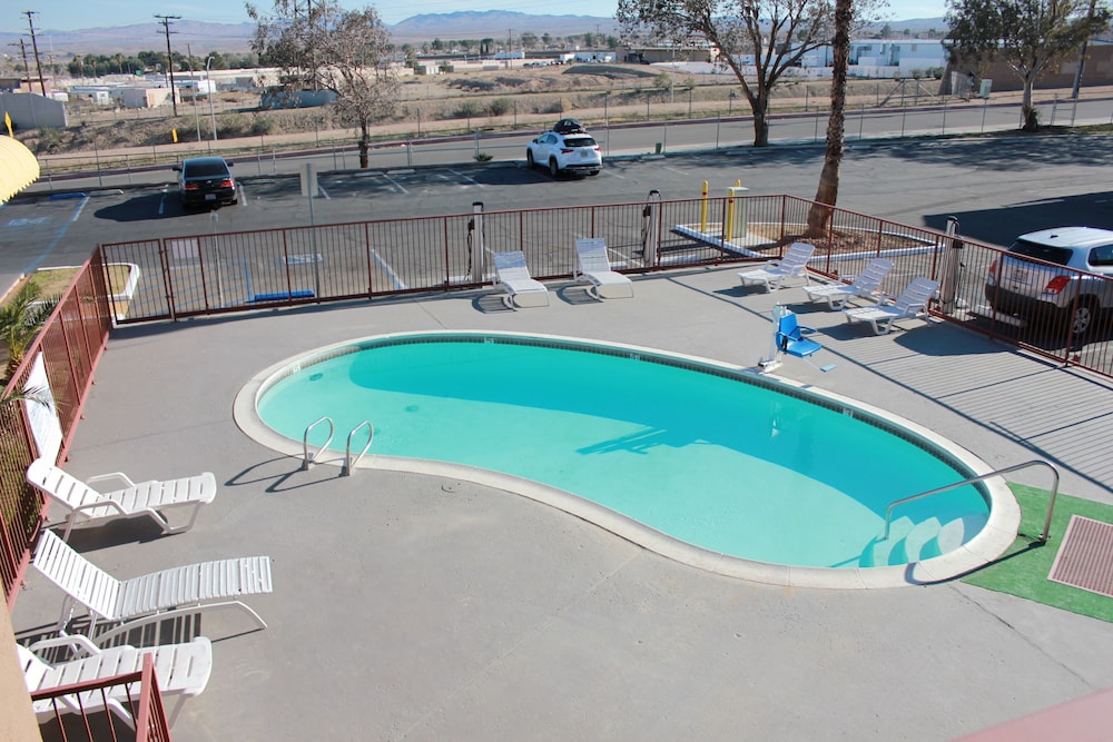 Days Inn by Wyndham Barstow 4/25