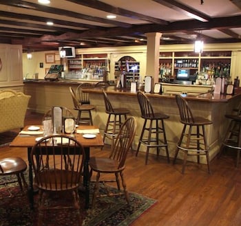 Publick House Historic Inn And Country Motor Lodge 35/49